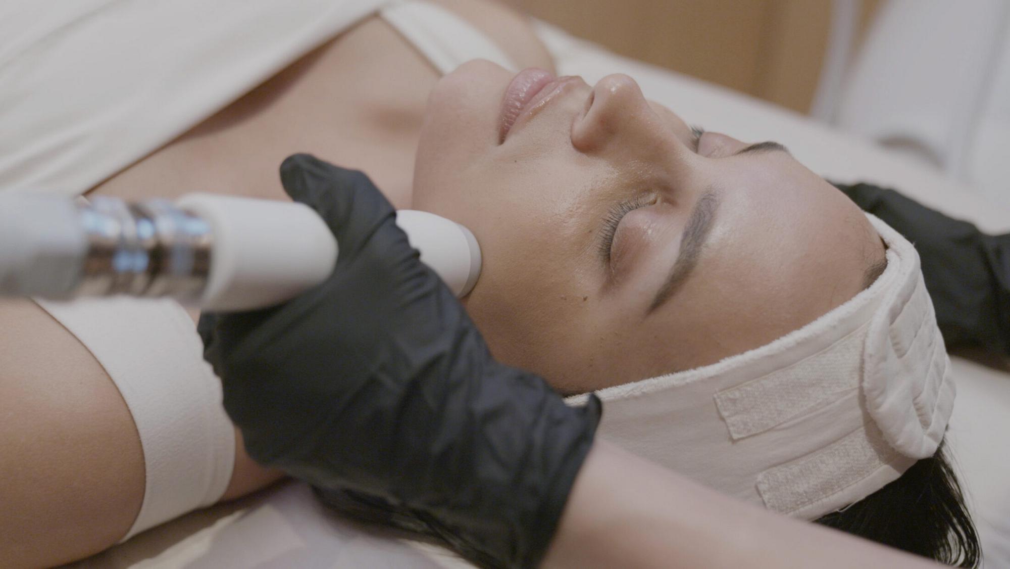 Guest receiving a T-Shape 2 facial at iCRYO Helotes